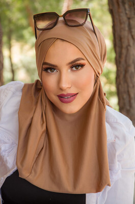 Aişe Tesettür - Bej Çapraz Bantlı Medium Size Hijab - Hazır Şal