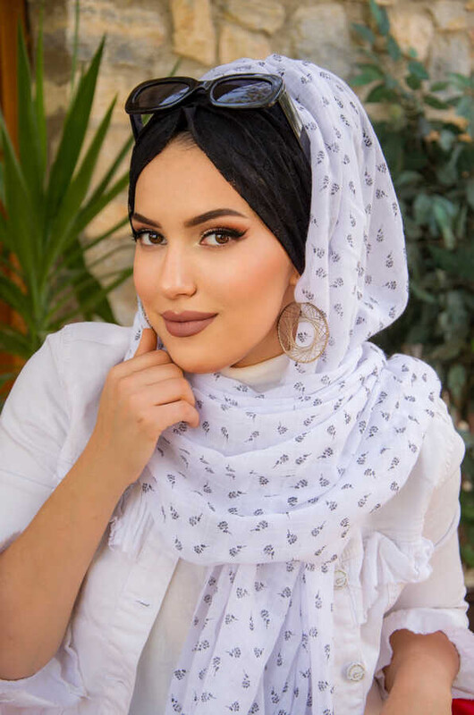 Aişe Tesettür - Beyaz Çiçekli Koton Bandana Şal - 50100