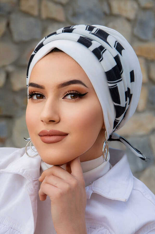 Beyaz Siyah Desenli Bantlı Bone - Thumbnail