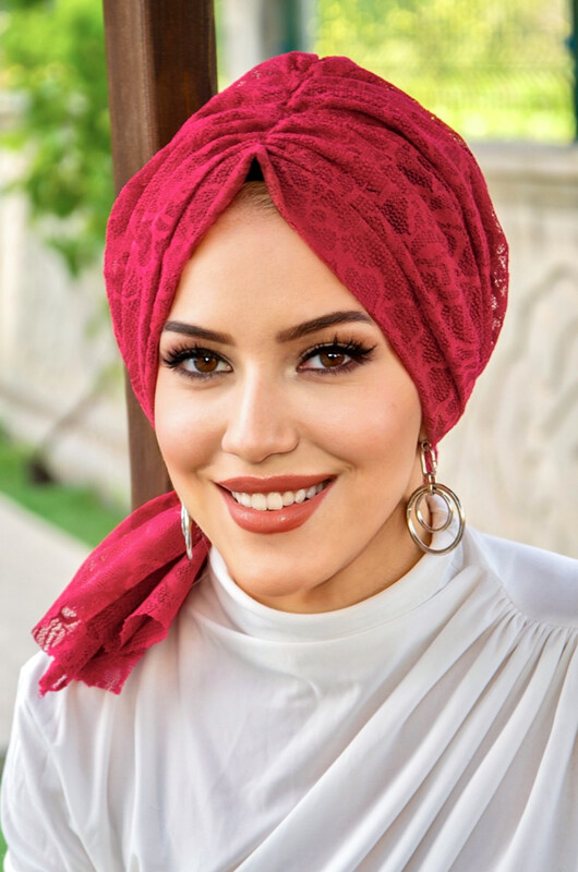 Aişe Tesettür - Bordo Çiçek Dantel Tokalı Bone