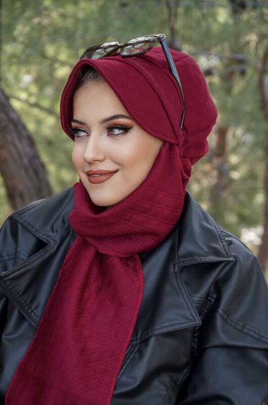 Bordo Kapitone Atkılı Tesettür Şapka