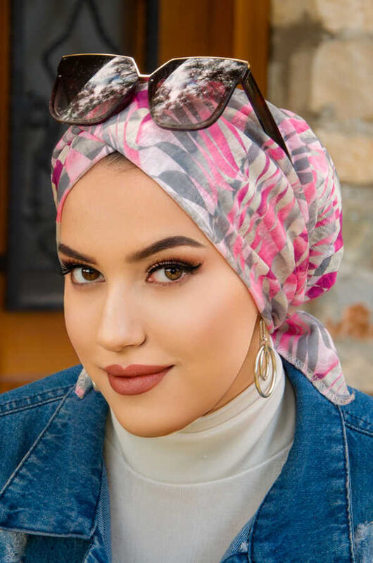 Gri Pembe Desenli Çapraz Bantlı Bone