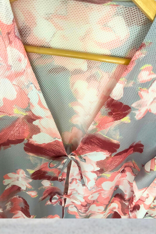  - Gri Pudra Çiçekli Önü Bağlamalı Kimono Tunik / Likralı Yazlık Kumaş 85 cm Boy (1)