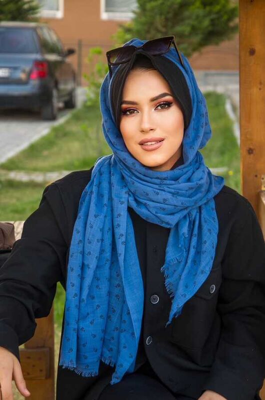 İndigo Siyah Çiçek Baskılı Şapka Şal