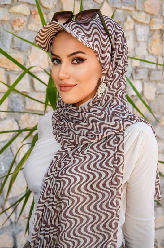 Aişe Tesettür - Kahve Helezon Desen Kepli Bandana Şapka Şal (1)