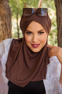 Aişe Tesettür - Kahverengi Çapraz Bantlı Medium Size Hijab - Hazır Şal