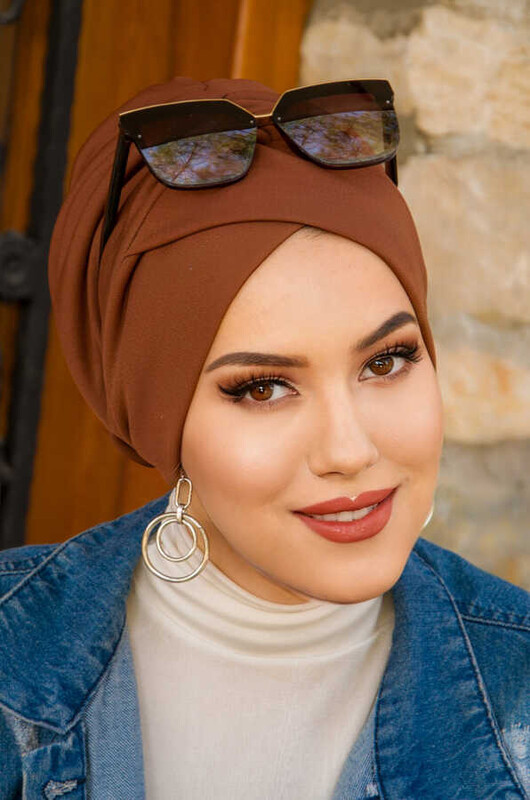 Karamel Çapraz Bantlı Dolgulu Bone - Thumbnail