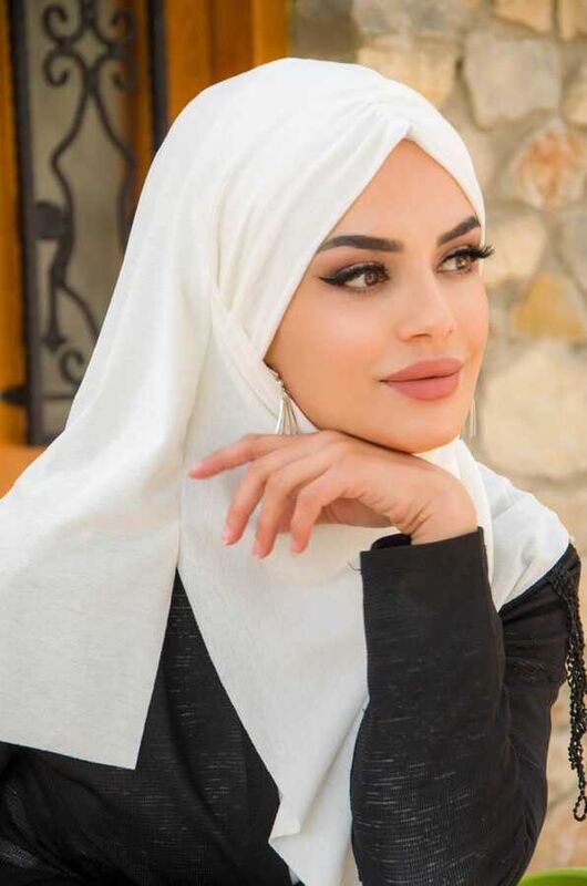 Kırık Beyaz Büzgülü Hazır Şal Eşarp