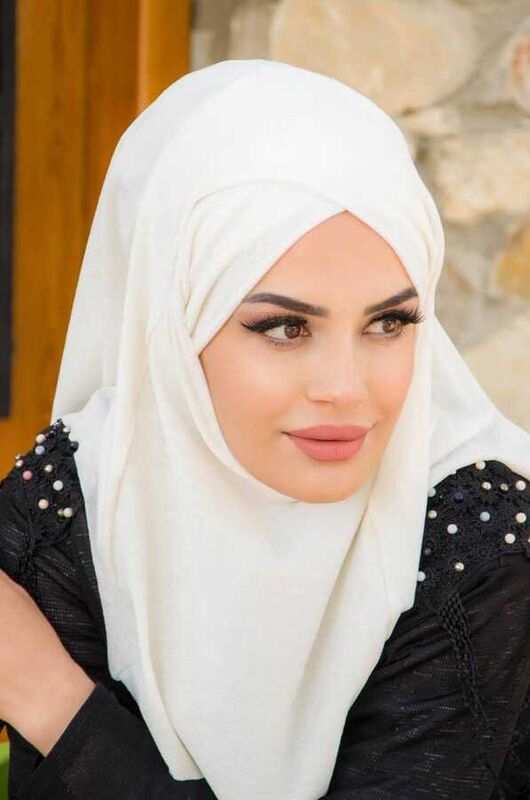 Kırık Beyaz Çapraz Bantlı Medium Size Hijab - Hazır Şal