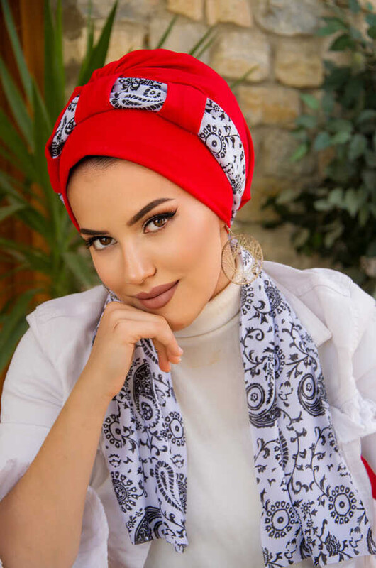 Kırmızı Beyaz Etnik Desen Fularlı Bone - Thumbnail