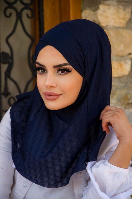 Lacivert Ponpon Çapraz Bantlı Medium Size Hijab - Hazır Şal