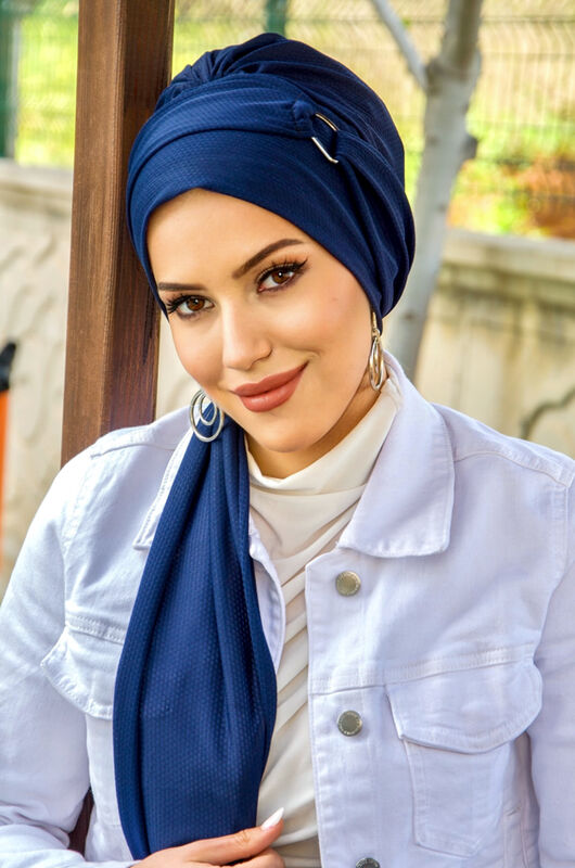 Lacivert Toka Detaylı Atkılı Bone