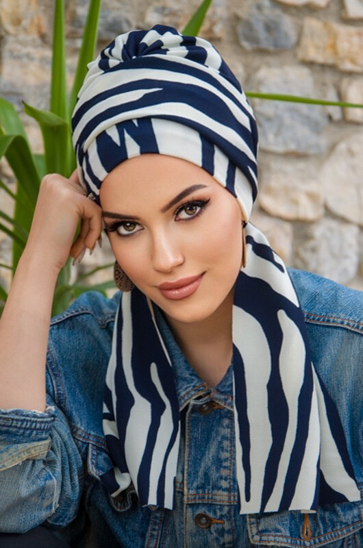 Aişe Tesettür - Lacivert Zebra Desen Atkılı Bone