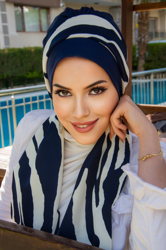  - Lacivert Zebra Desen Fularlı Bone