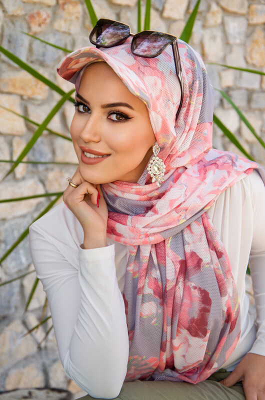 Aişe Tesettür - Pudra Gri Desen Kepli Bandana Şapka Şal