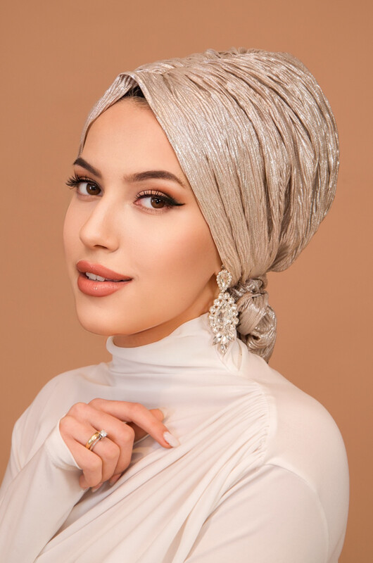 Aişe Tesettür - Rose Gold Piliseli Abiye Tokalı Bone