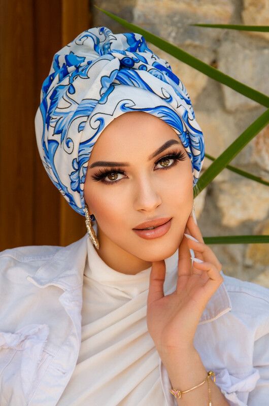  - Saks Beyaz Retro Desen Burgu Detaylı Bone