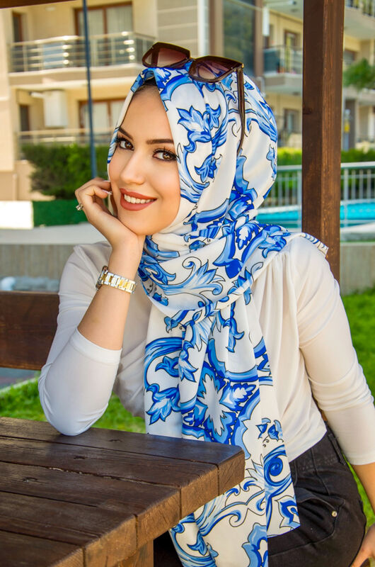 Saks Mavi Beyaz Retro Desenli Pratik Şal