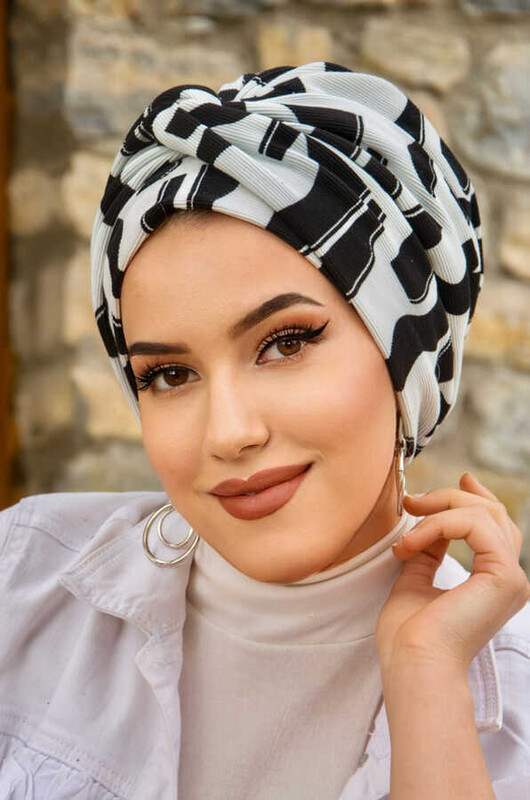 Siyah Beyaz Desenli Burgulu Bone - Thumbnail