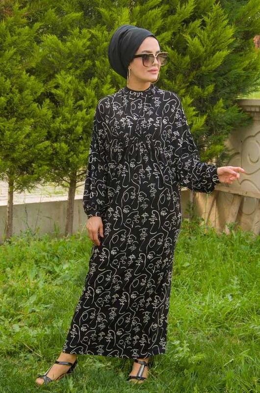Siyah Beyaz Desenli Ferace