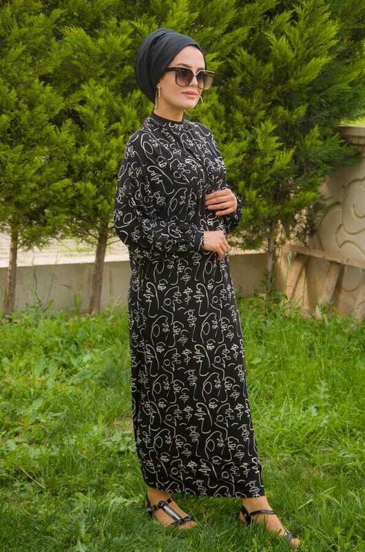 Siyah Beyaz Desenli Ferace