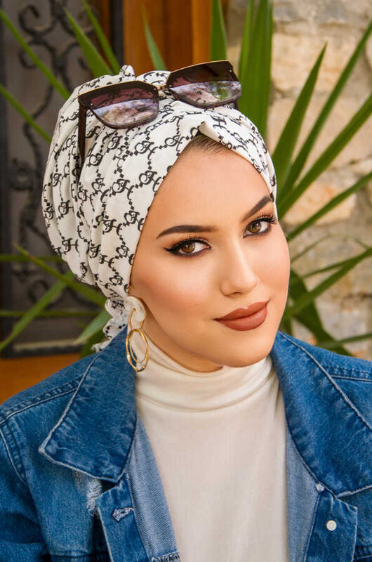 Siyah Beyaz Hat Desen Tokalı Bone - Thumbnail