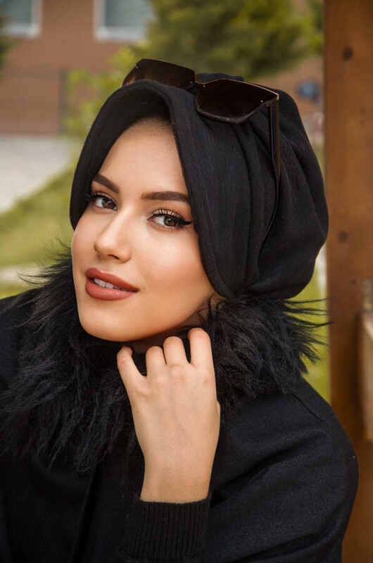 Siyah Kaşe Şapkalı Bone - Thumbnail