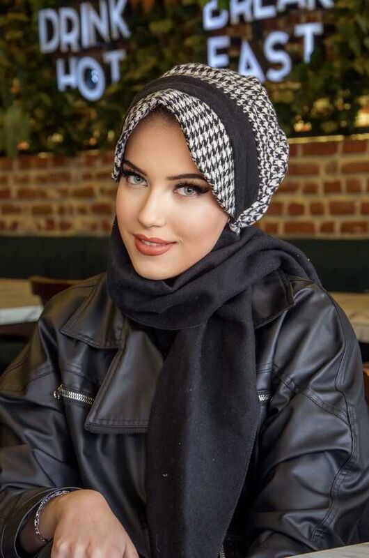 Siyah Beyaz Kazayağı Desen Tesettür Şapka
