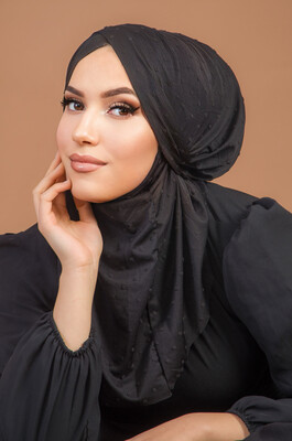 Aişe Tesettür - Siyah Ponpon Çapraz Bantlı Medium Size Hijab - Hazır Şal