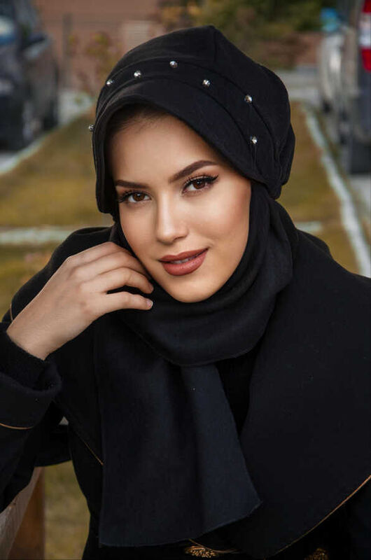 Siyah Swarovski Taşlı Tesettür Şapka