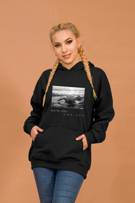 Aişe Tesettür - Siyah Vintage Baskılı Kapüşonlu Oversize Sweatshirt