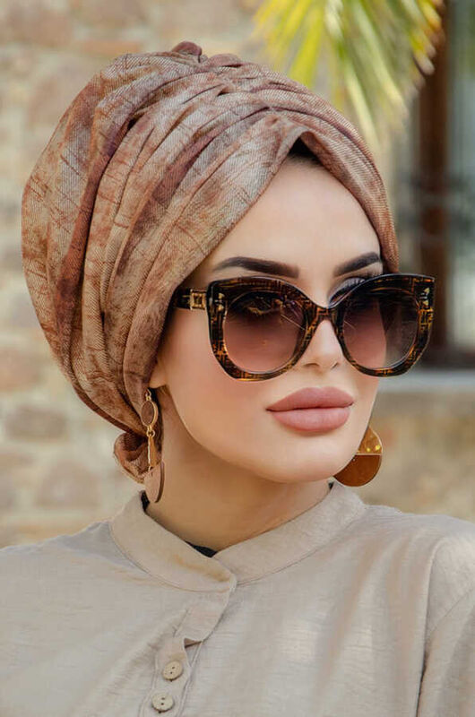Taba Tonlamalı Desenli Tokalı Bone