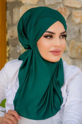 Zümrüt Yeşili Çapraz Bantlı Medium Size Hijab - Hazır Şal - Thumbnail